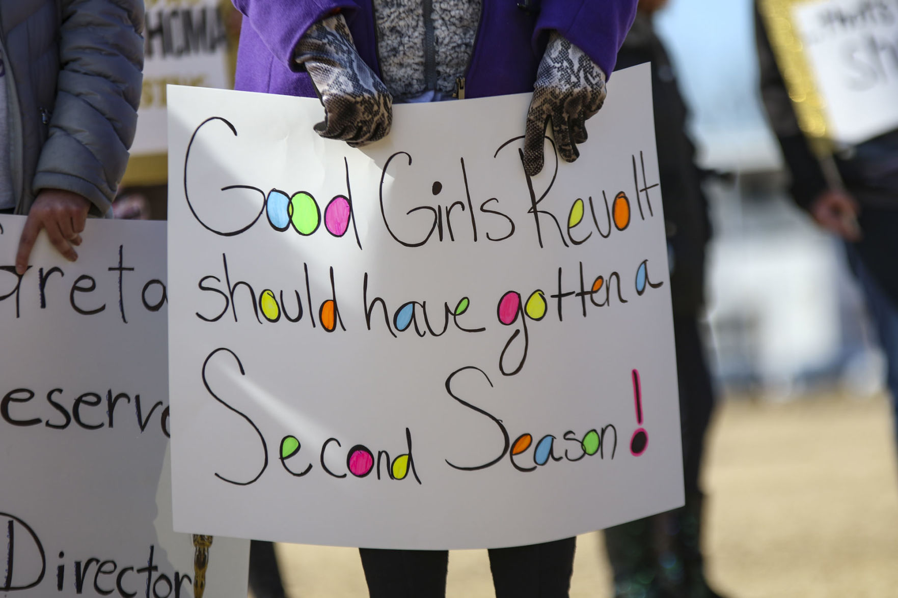 “Good Girls Revolt should have gotten a second chance” sign